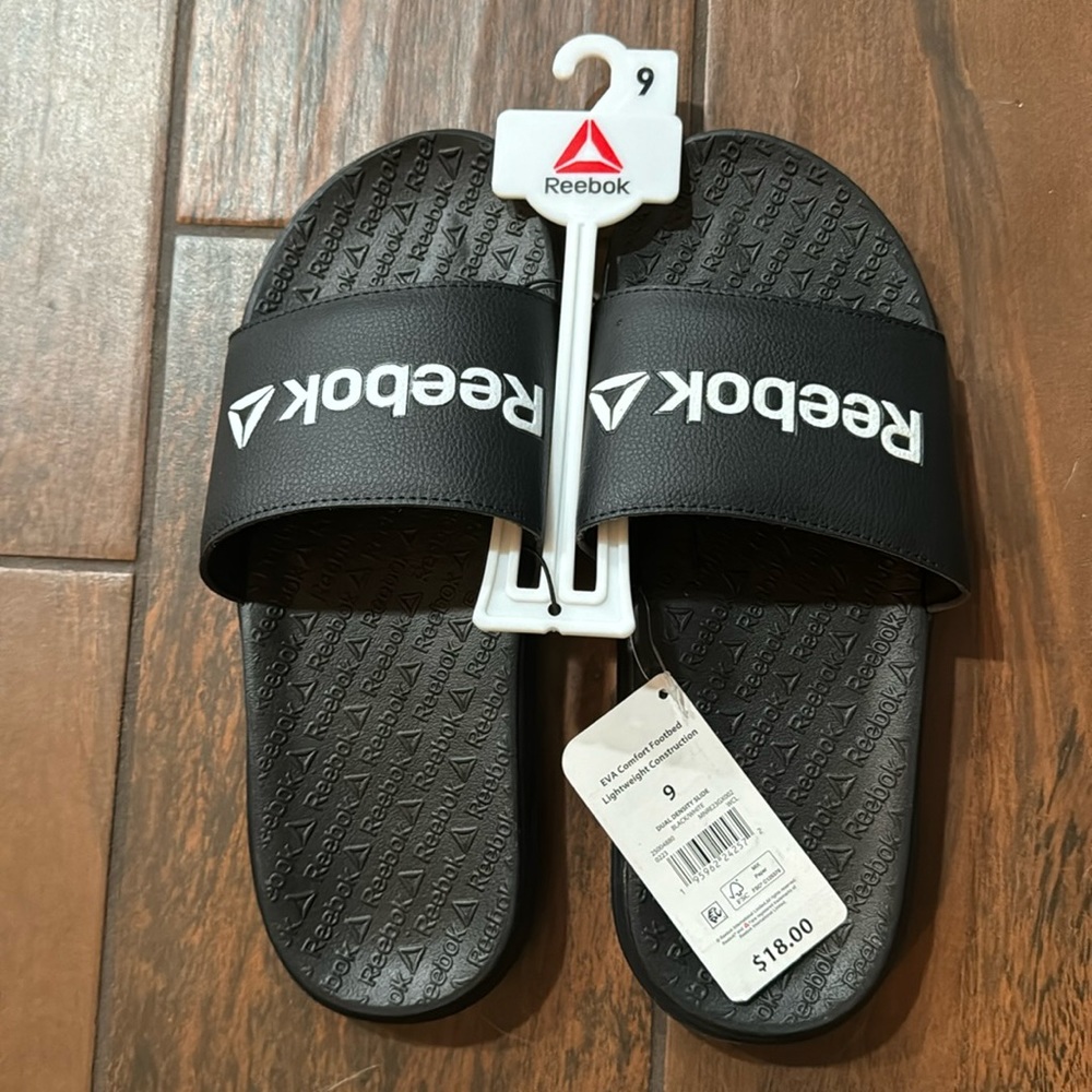 Reebok Men’s Slides never worn